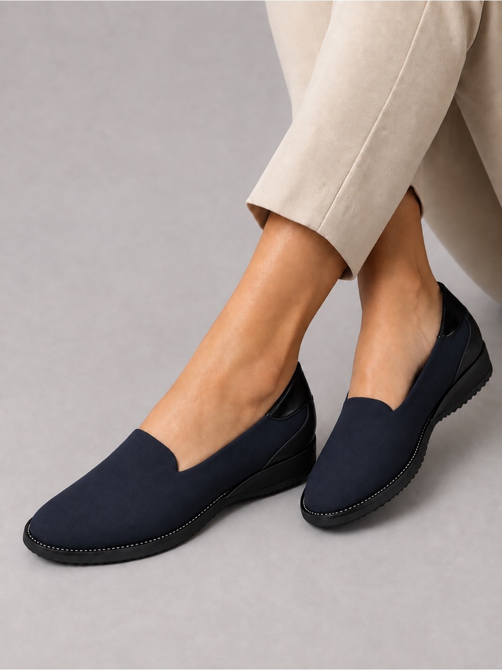 *NEW* Women's Amalfi by Rangoni Eufemio Navy Slip-On Shoes (Size 7)